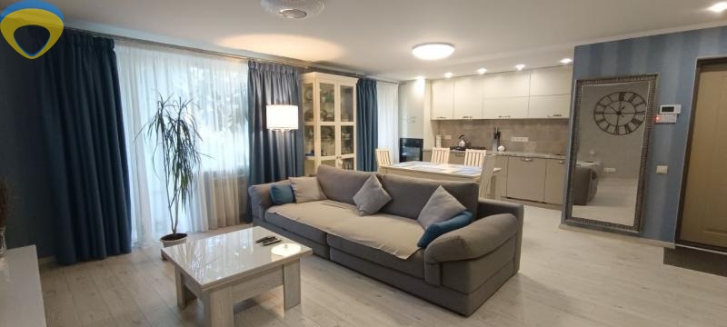 продажа трехкомнатной квартиры номер A-174789 в Малиновском районе, фото номер 3